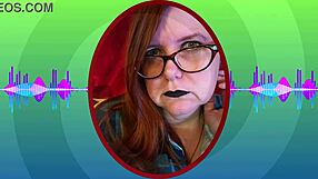 a milf femdom dominantly fingers herself to orgasm in amateur solo