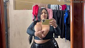 مسكت مستأجرة بيتي تتدلع ولمستها في الفناء قالت تصور إباحي ما قدرت وشاركت