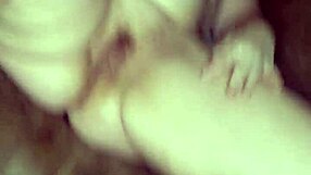 Milf grasă futută cu dildo mare și vine tare