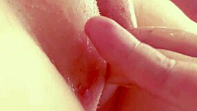 继兄，你为什么一直手指我紧致19岁小穴直到我高潮？