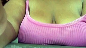 Crente Safada Shows Big Tits to Guys on Street