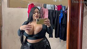 Přistihl jsem nájemnici při mazání v zahradě, natáčela porno, nevydržel jsem a přidal se