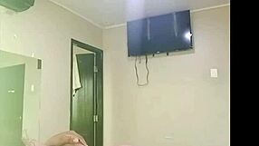 Sare pe pula iubitului pentru orgasmuri suculente