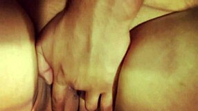 Latinska kurvica obožuje seme na velikih joških in obrazu