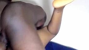 ebony woman with big ass shakes and bounces