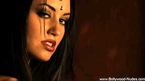 Indian Goddess Unveils Stunning Body in Erotic Striptease