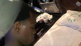 esa gordita dominicana le encanta el oral en su big clit ass