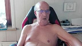 Norbertww Strokes Big Cock Live on Chaturbate Cam Apr 2025