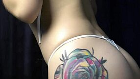 modelo colombiana masturbandose frente a las camaras