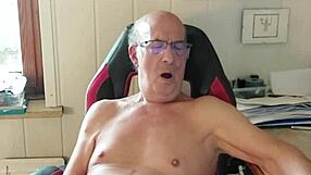 Norbertww Strokes Big Cock Live on Chaturbate Cam Apr 2025