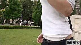 Touriste demande : veux voir pipe anale Macy ?