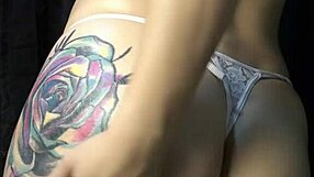 modelo colombiana masturbandose frente a las camaras