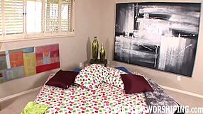 konen beslutter at forkæle sig med en kæmpe sort pik for ydmygelse