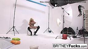 Blonde Babe Masturbates During Photoshoot