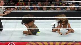Nikki Bella vs Naomi in Extreme Rules 2015