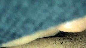 Ebony queen squirting wildly.