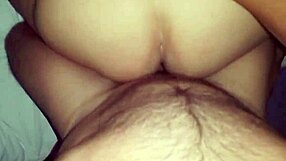 La churona enjoys intense pussyfucking orgasm