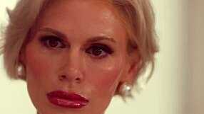 Milf rubia tetona Casca Akashova drena la verga del semental en todas las posiciones