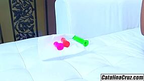 Taylor Layne is licensed to lick Carmen Hayes all over