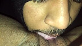 Ebony queen squirting wildly.