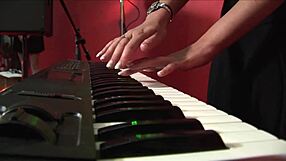 stacey saran feels intense pleasure in fffm foursome with gaping and deepthroat