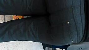 big booty milf hidden at food store candid