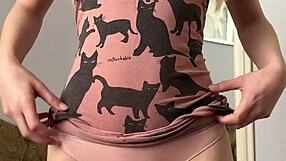 cute petite teen fingering orgasm - maiskii