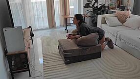 My step sister didnt notice me cumming on her back