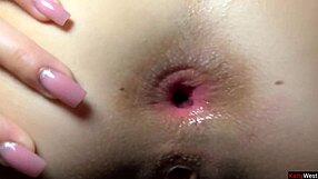 Mignonne en minijupe endure baise anale brutale et creampie