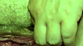 Tykk Gravid Milf Spruter Hardt Fra Sin Store Fitte I Vill Action