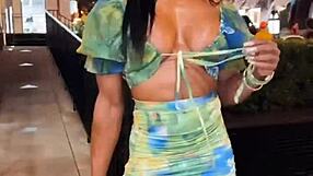 feeling so hot watching this erotic muscle babe shine