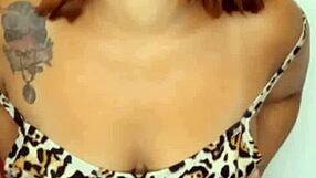 Batendo Siririca E Mostrando O Bucetao Na Video Chamada