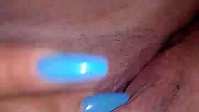 Iubita columbiană se masturbează cu jucării pentru mine