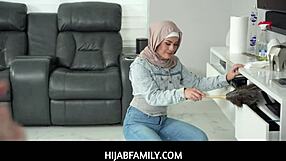 Hijabfamily Presents Veronica Valentine and Peter Green