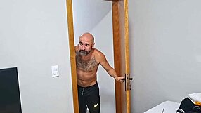 Sharing bathroom with stepdaughter, fucked her ass until she came! 😏