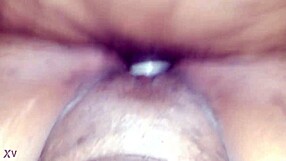 Vriendin zegt dat ze niet genoeg kan krijgen van die grote kont