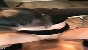 duvido você não gozar com essa novinha gemendo gostoso 😏