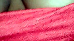 Afrikkalainen iso musta kyrpä nussi seksikästä ebonya interracial kermasyöksyssä