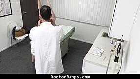 fată 18+ se apleacă și face tot ce zice doctorul pentru rețeta ei 😏