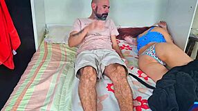 Padrasto faz visita noturna inesperada