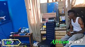 Sexy teenka 18+ přijde na minetu a doggy s velkým černým čurákem