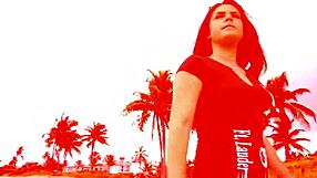 hey, that lifeguard is sucking dick on break in public!