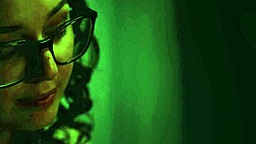 Vampire Seduces Nerdy Girl 😈