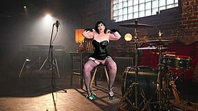 Rockin Granny Carmen Bends Over For Cunilingus And Doggystyle Cum