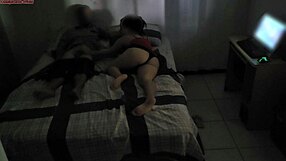 Sdílíme postel s pasynkem kvůli renovaci pokoje, ups!