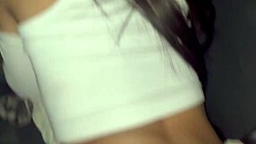 Meu amigo empresta BMW pra foder gostoso com cartinha influencer