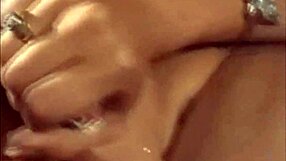 Trans punca spermi po lastnem obrazu v amaterski trans zabavi