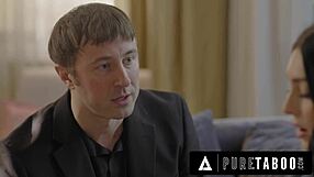 Zklame se Charlotte Sins s privátním detektivem?