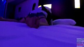 la secretaria cuckold follando frente a su marido 2