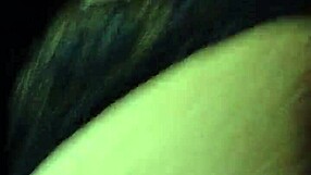 Novinha de 18 sentando na pica!